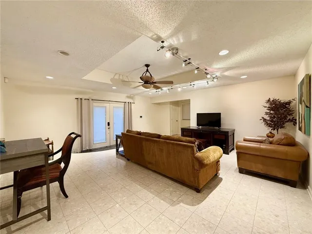 $2,500 | 201 Wall Boulevard, Gretna, LA 70056