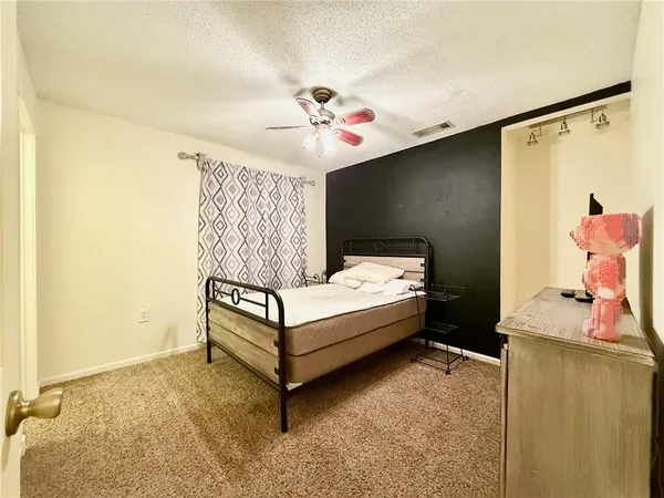 $2,500 | 201 Wall Boulevard, Gretna, LA 70056