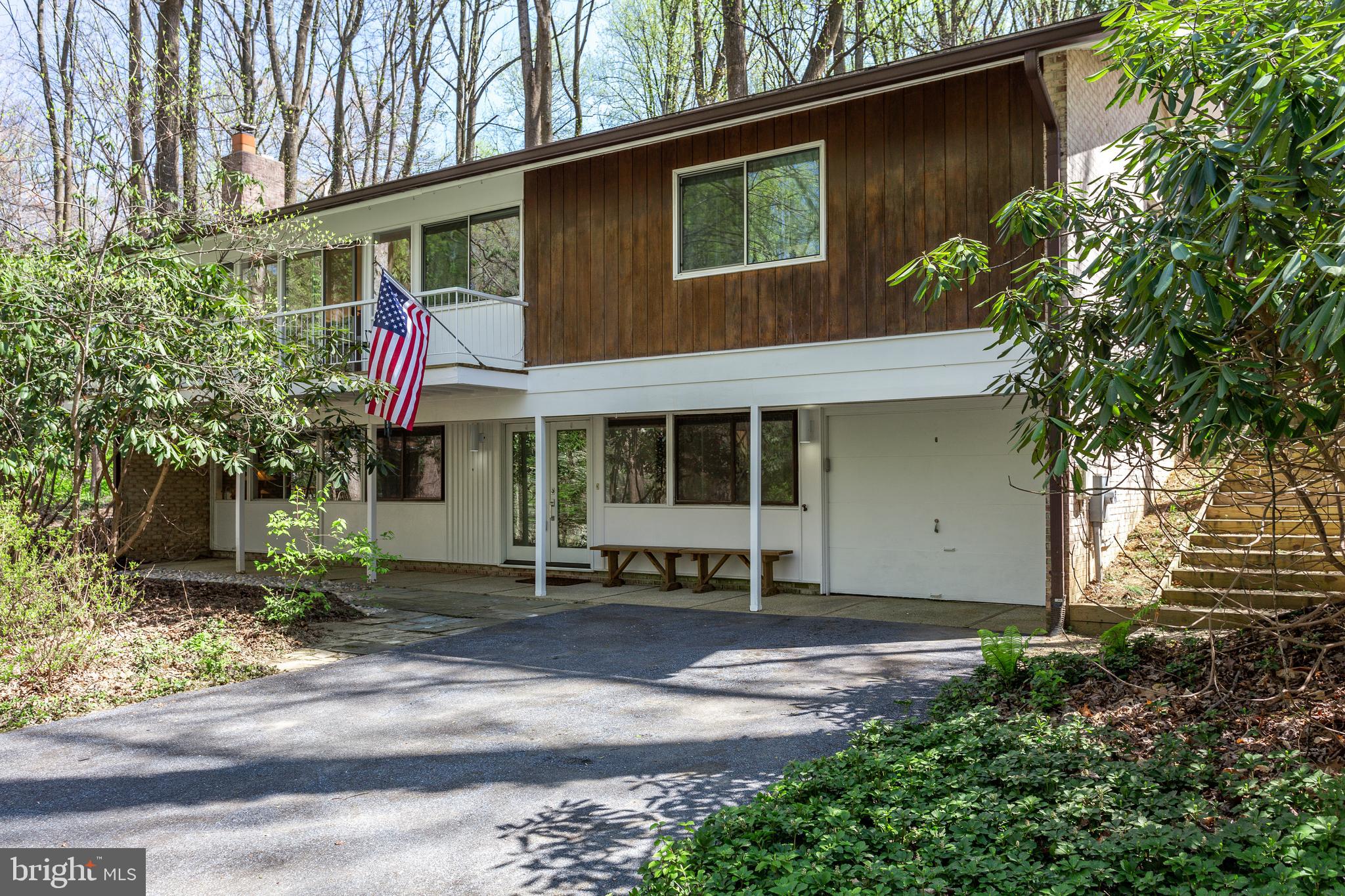 8129 Hamilton Spring Road Bethesda, MD 20817 - Photo 2 of 45