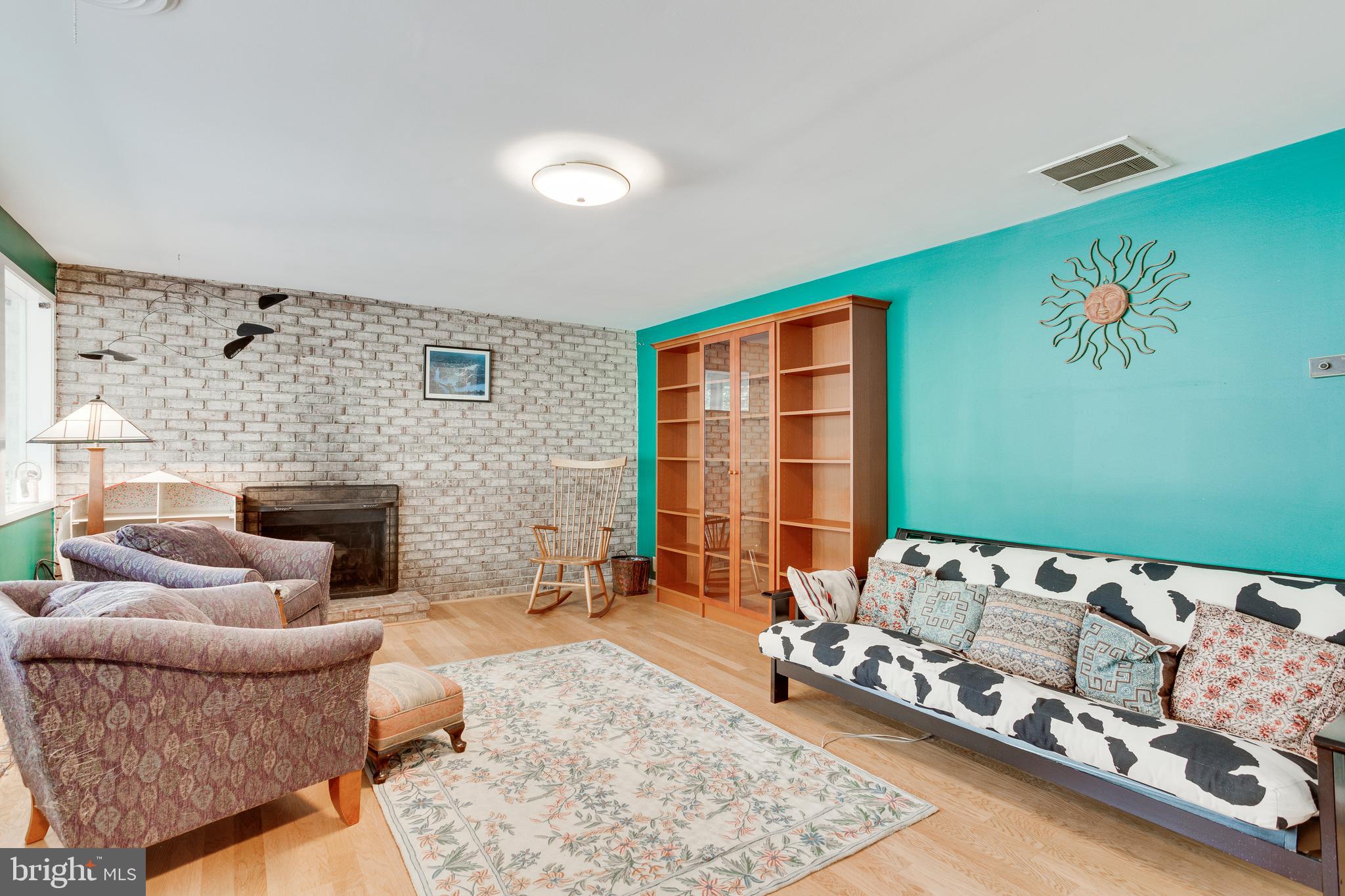 8129 Hamilton Spring Road Bethesda, MD 20817 - Photo 11 of 45