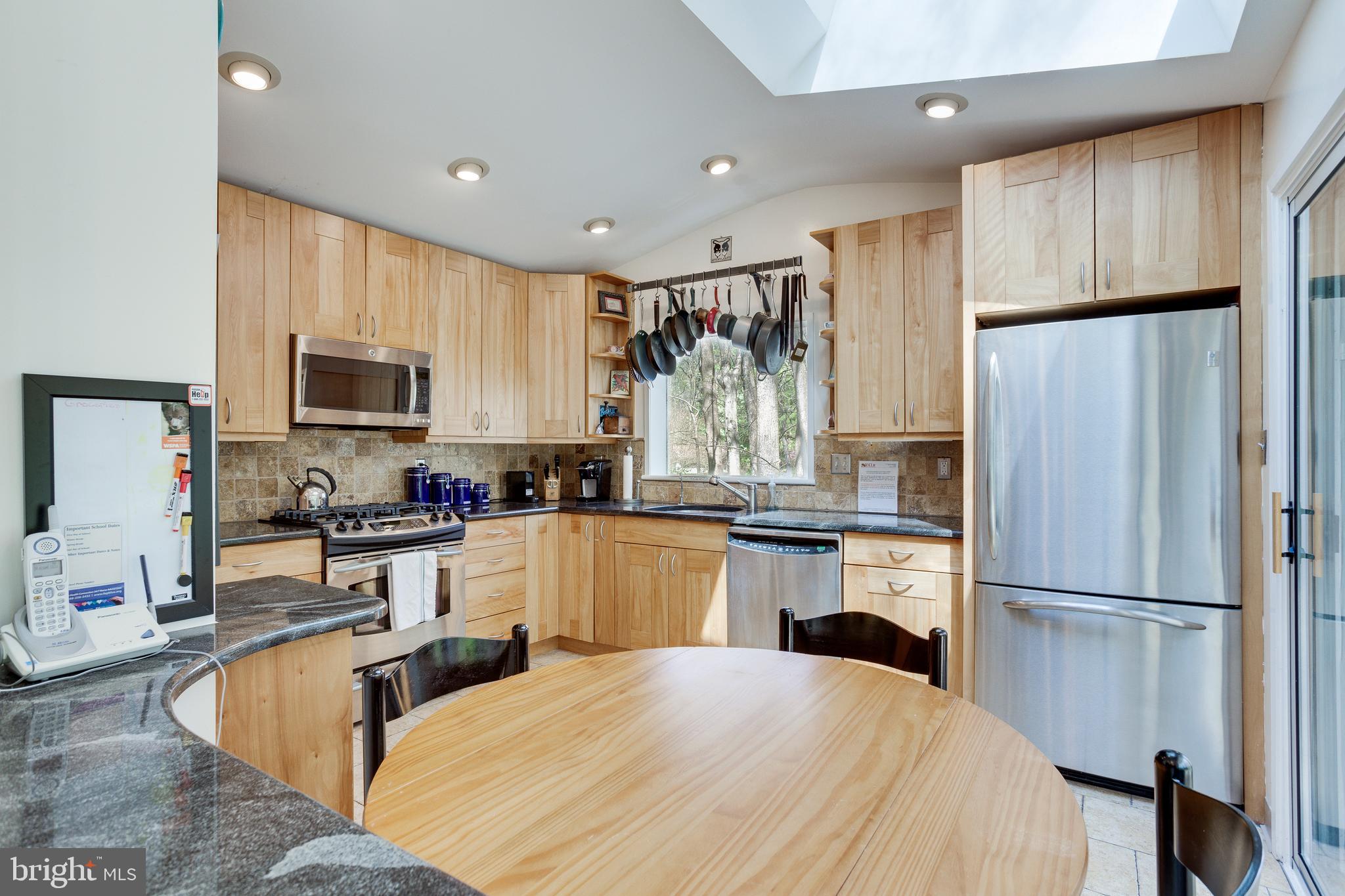 8129 Hamilton Spring Road Bethesda, MD 20817 - Photo 20 of 45