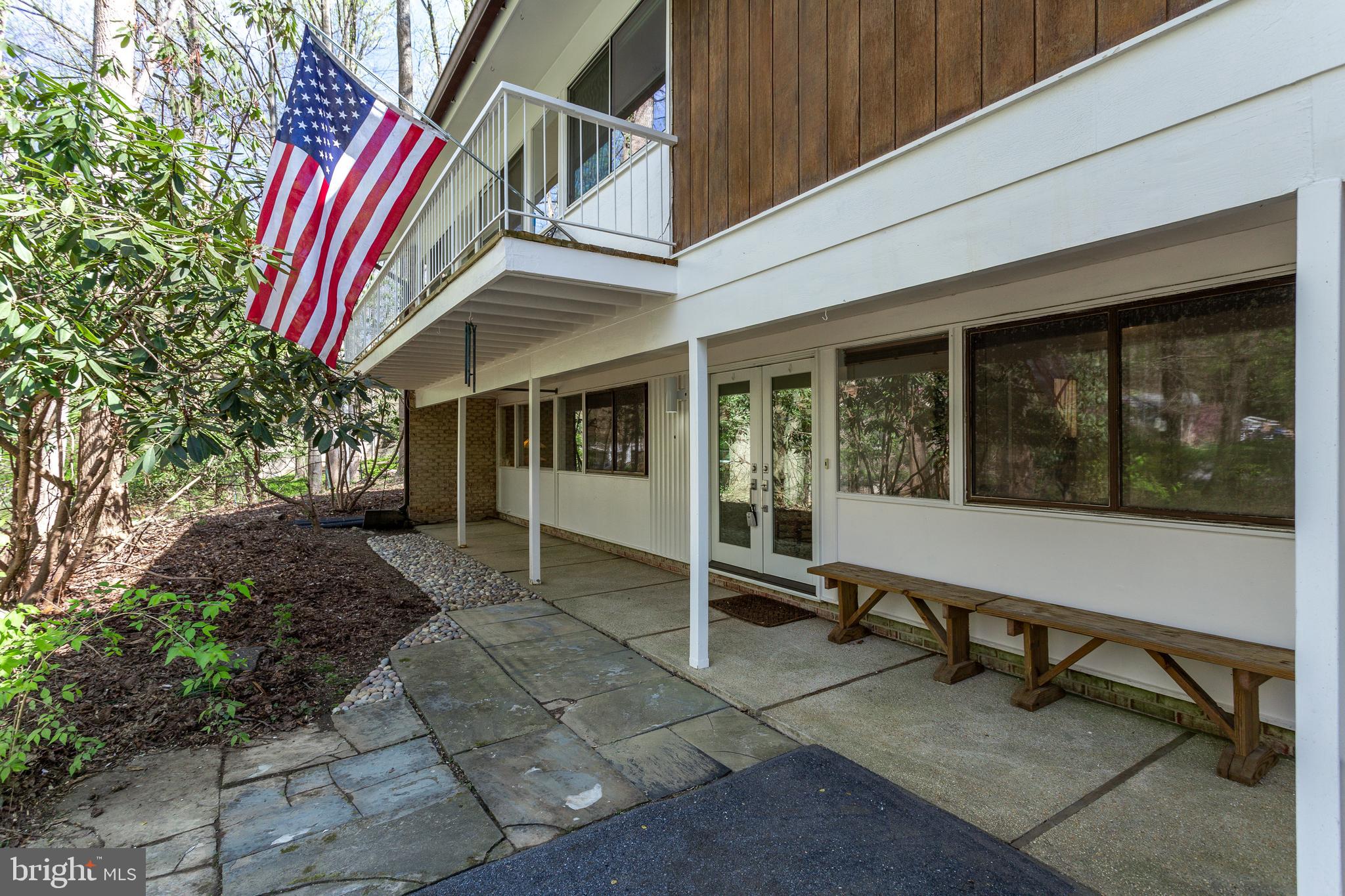 8129 Hamilton Spring Road Bethesda, MD 20817 - Photo 3 of 45