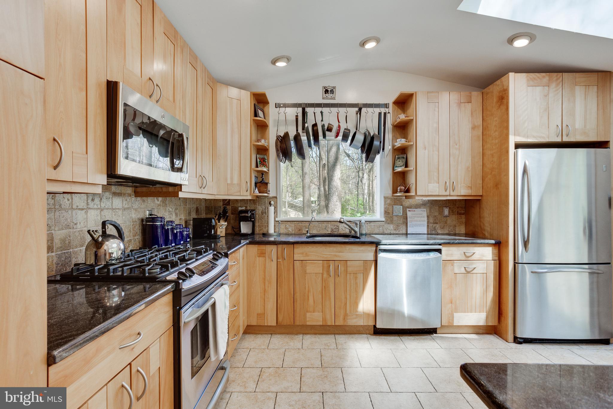 8129 Hamilton Spring Road Bethesda, MD 20817 - Photo 21 of 45