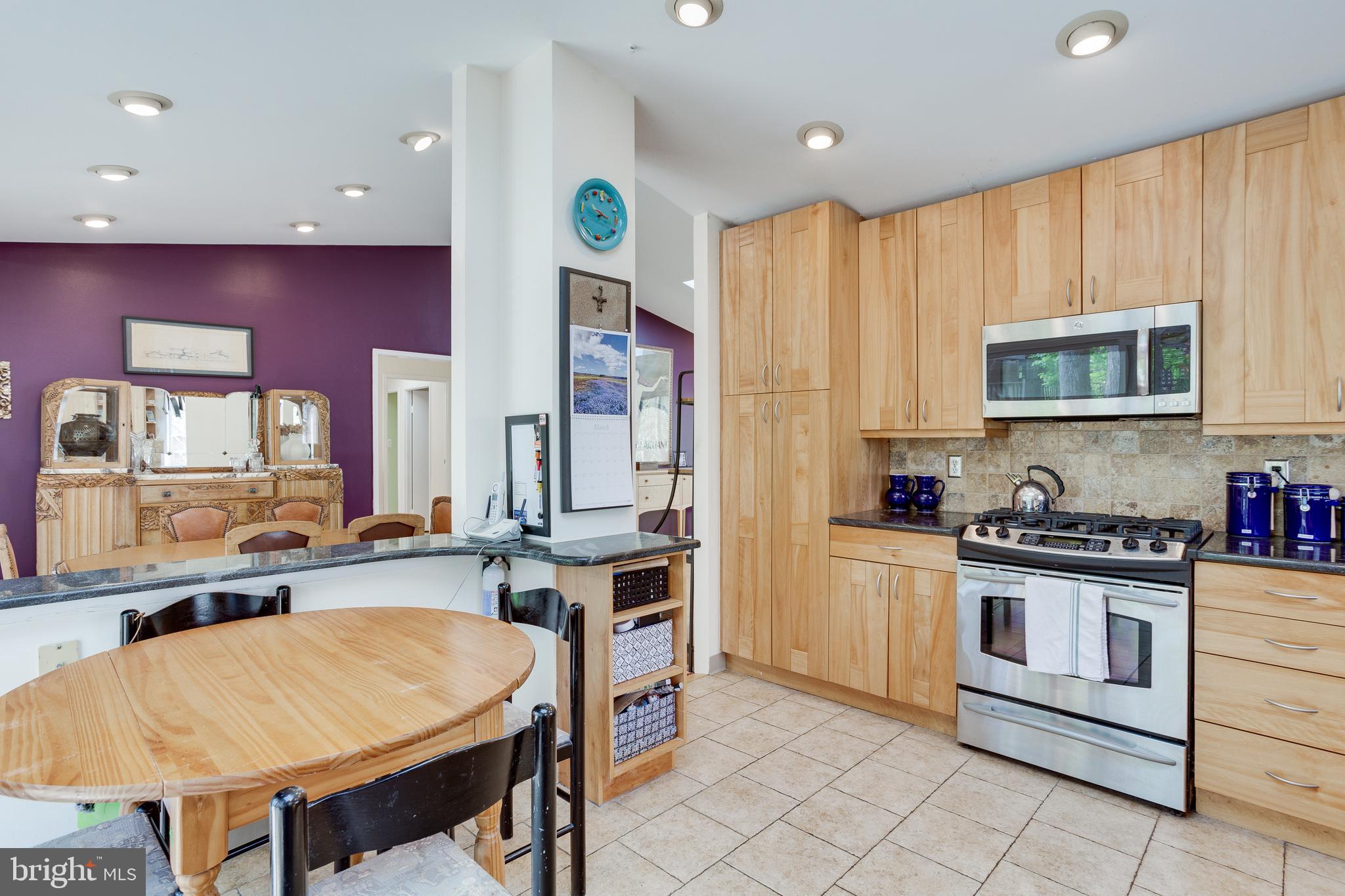 8129 Hamilton Spring Road Bethesda, MD 20817 - Photo 24 of 45