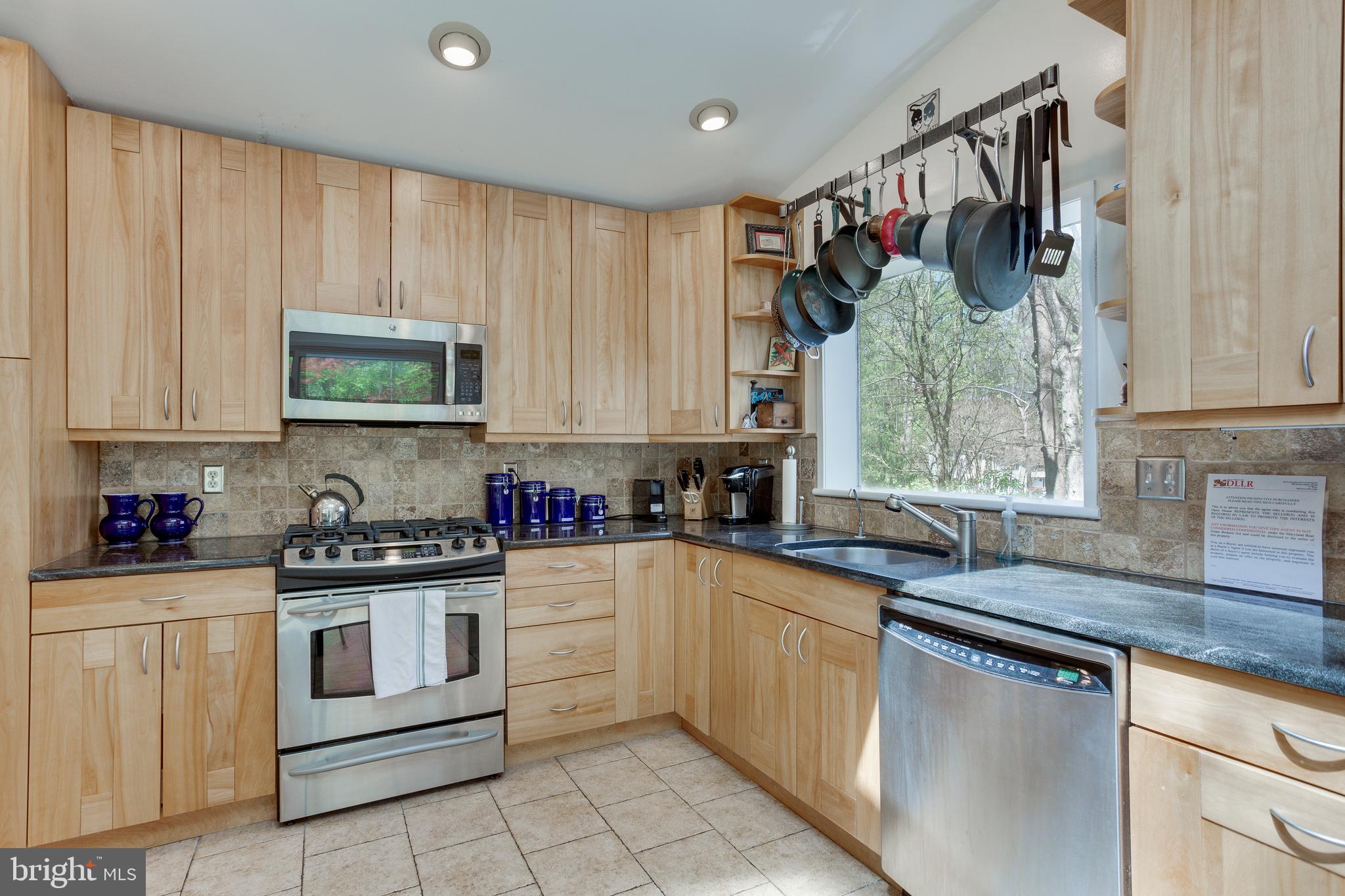 8129 Hamilton Spring Road Bethesda, MD 20817 - Photo 25 of 45