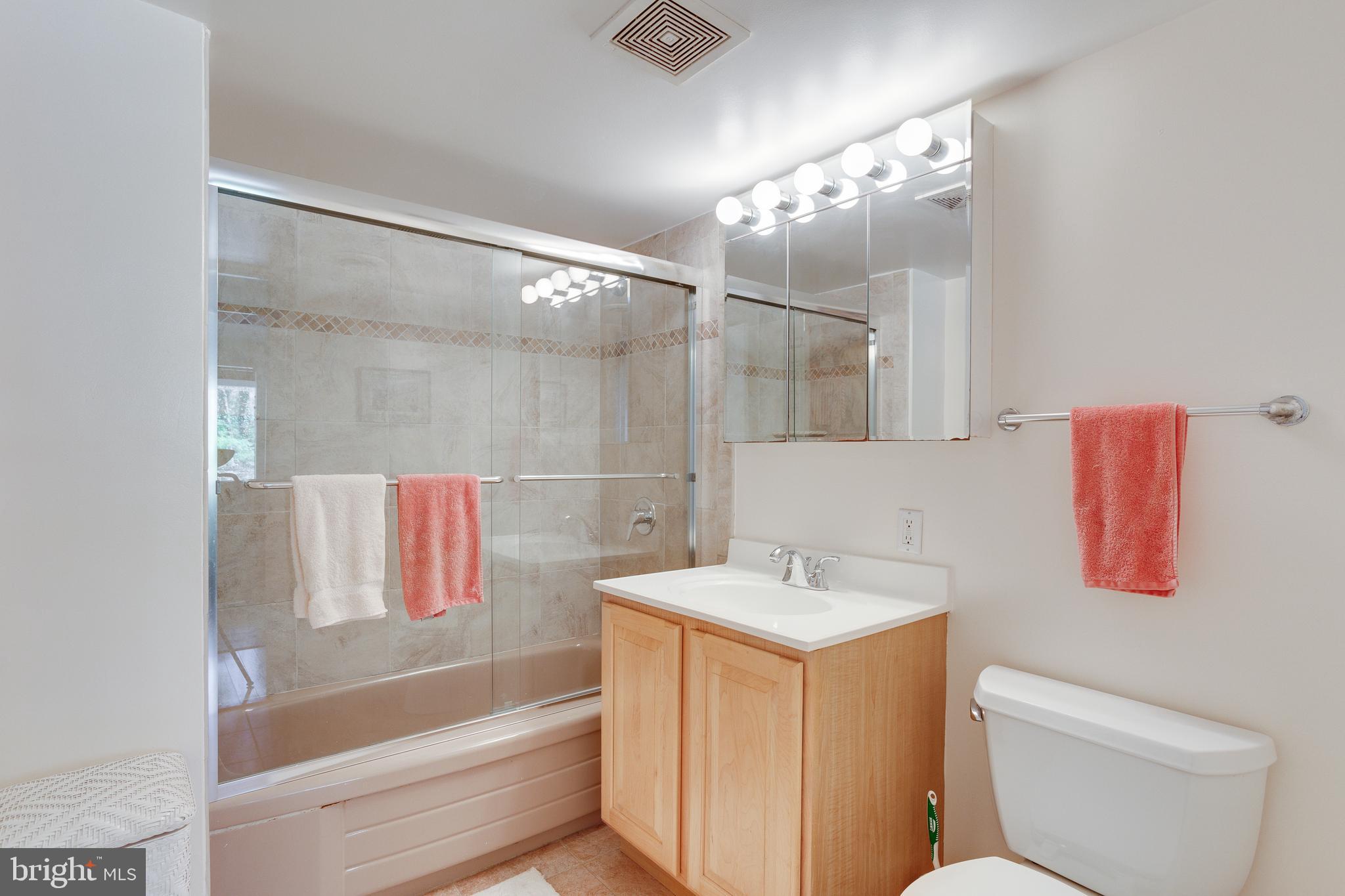 8129 Hamilton Spring Road Bethesda, MD 20817 - Photo 30 of 45