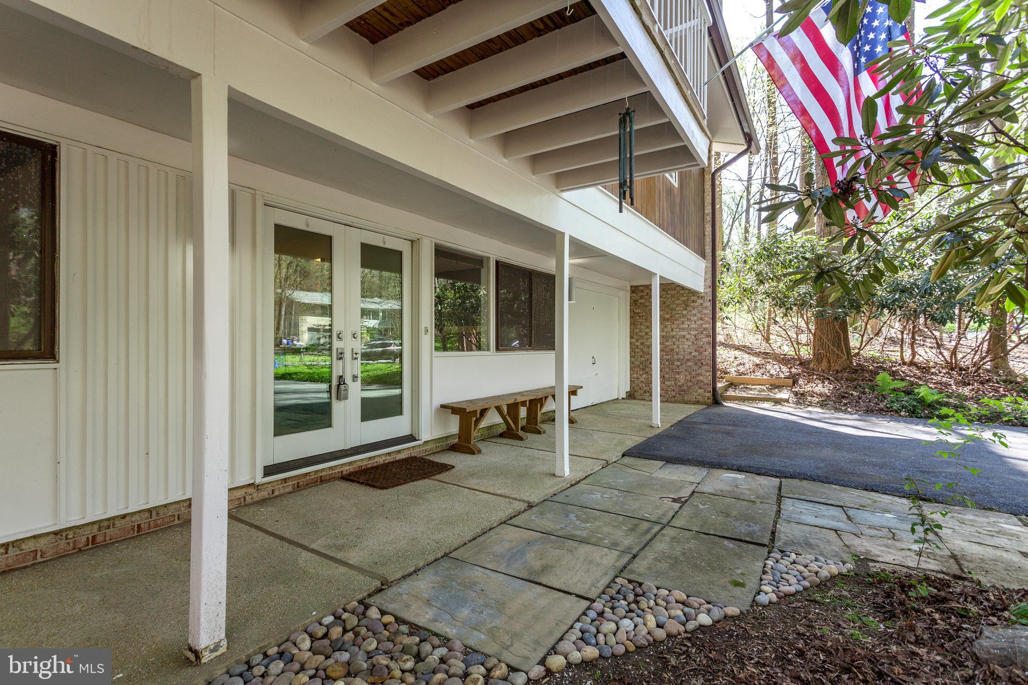 8129 Hamilton Spring Road Bethesda, MD 20817 - Photo 4 of 45