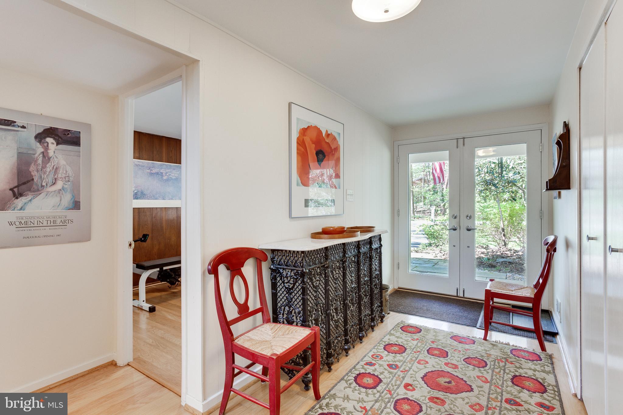 8129 Hamilton Spring Road Bethesda, MD 20817 - Photo 5 of 45