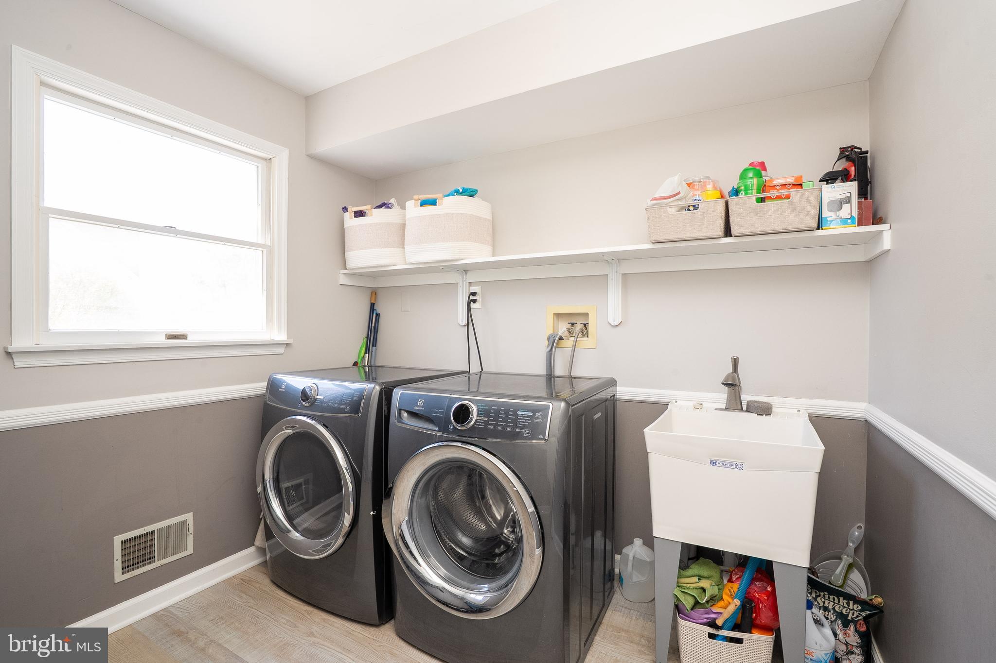 26 Baldwin Street Pennington, NJ 08534 - Photo 31 of 75 Main floor Laundry