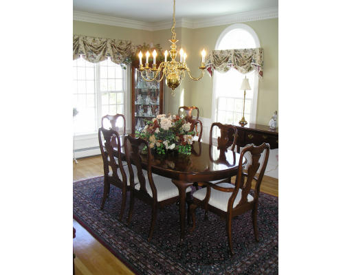 38 Vine Brook Road Medfield, MA 02052 - Photo 4 of 18 Gallery Image 4