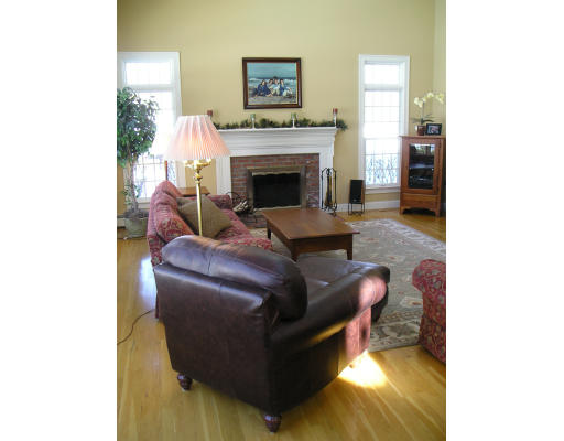 38 Vine Brook Road Medfield, MA 02052 - Photo 8 of 18 Gallery Image 8
