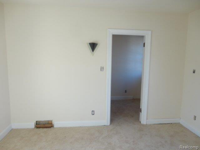 282 Fisher Road Grosse Pointe, MI 48230 - Photo 11 of 23 DSC00020.JPG