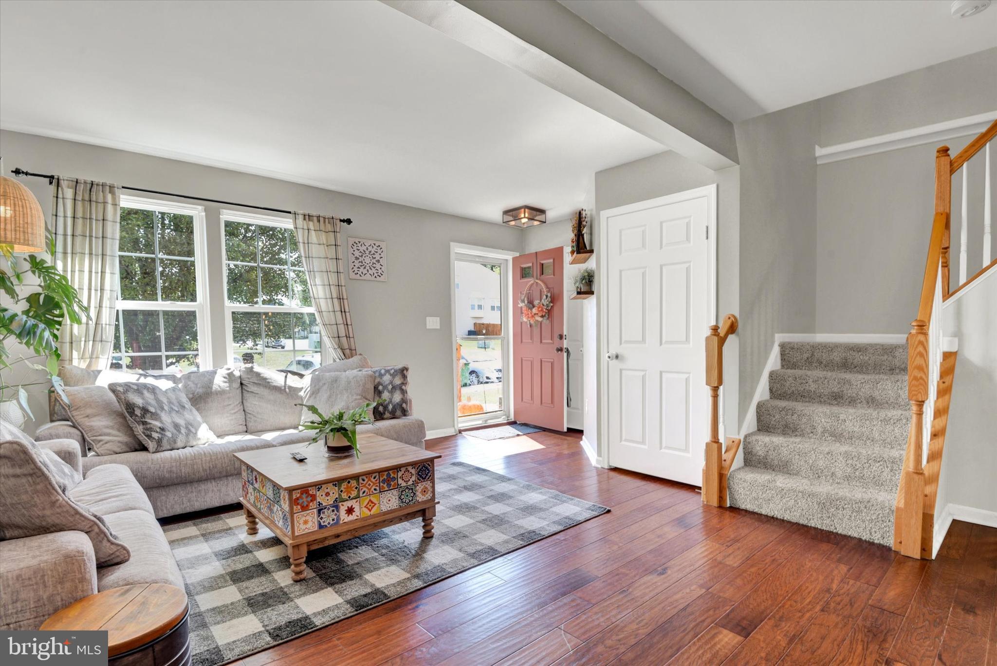 192 Ridgeview Lane Hanover, PA 17331 - Photo 2 of 27 Living Room
