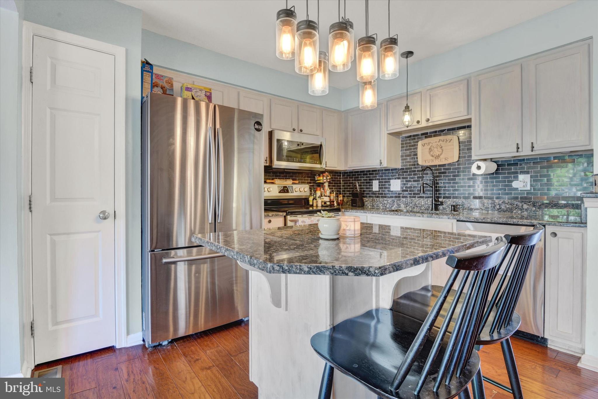 192 Ridgeview Lane Hanover, PA 17331 - Photo 6 of 27 Kitchen w/Island