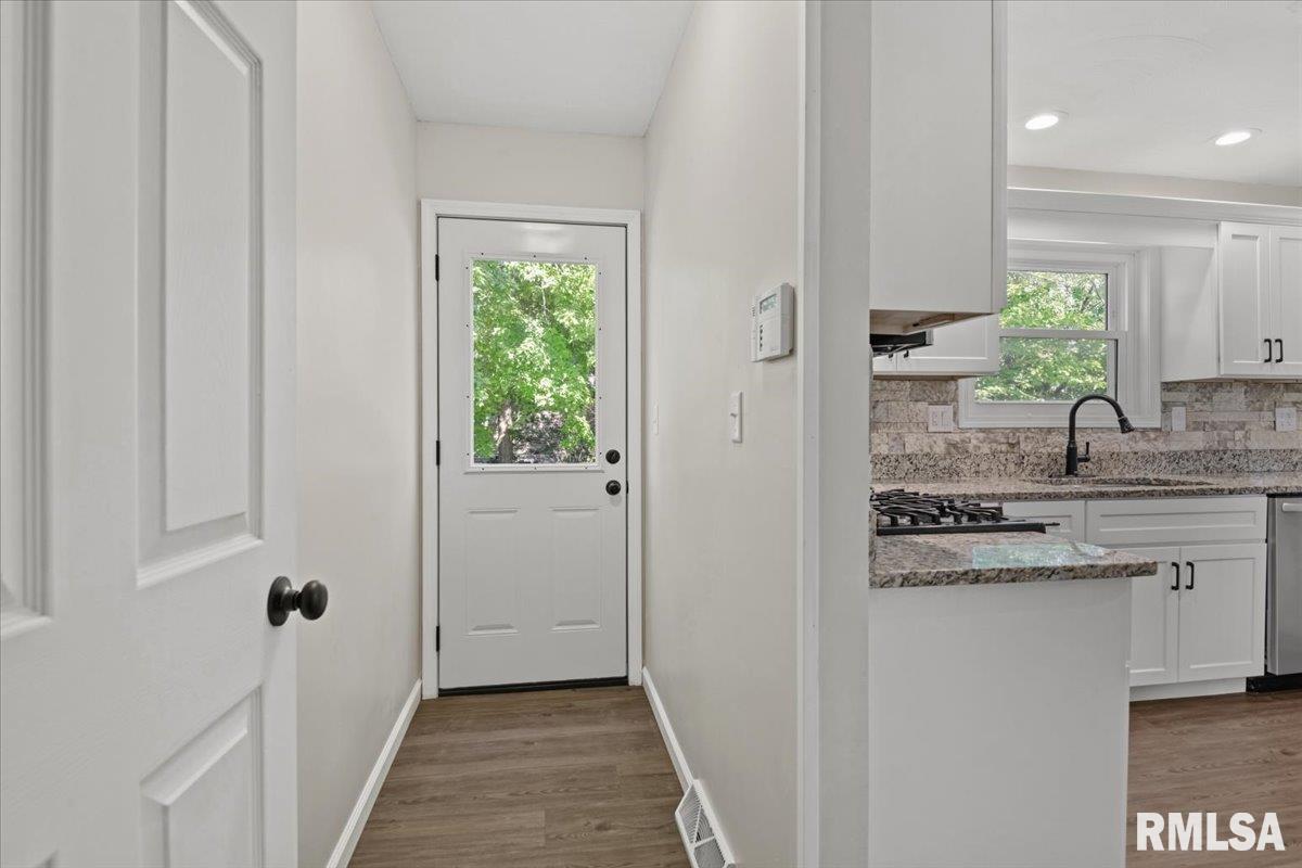 408 Golf Road Springfield, IL 62704 - Photo 21 of 60