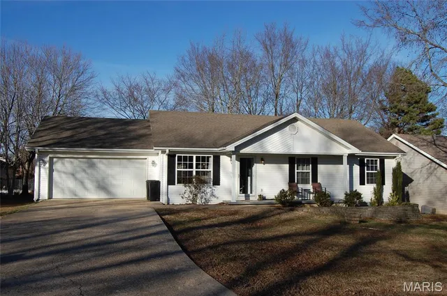 $174,900 | 321 Meadow View Drive, Poplar Bluff, MO 63901