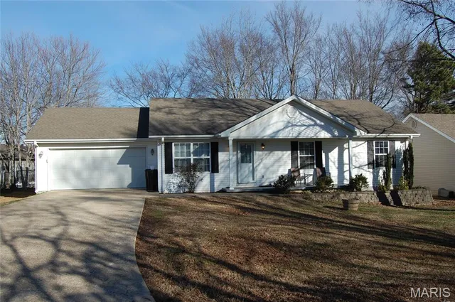 $174,900 | 321 Meadow View Drive, Poplar Bluff, MO 63901