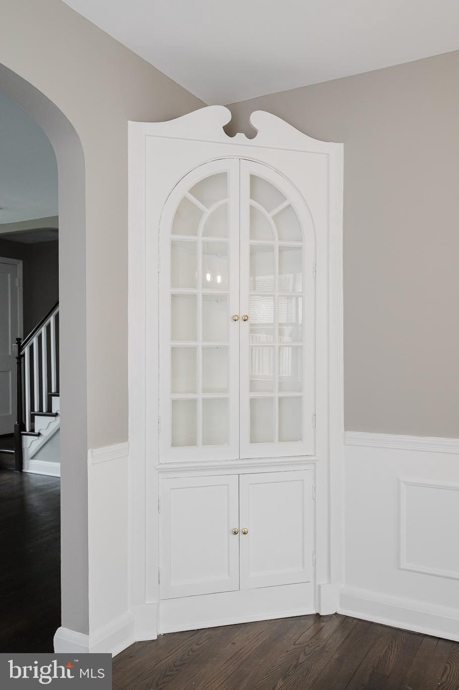 153 Brandon Road Baltimore, MD 21212 - Photo 13 of 37 Built in China cabinet