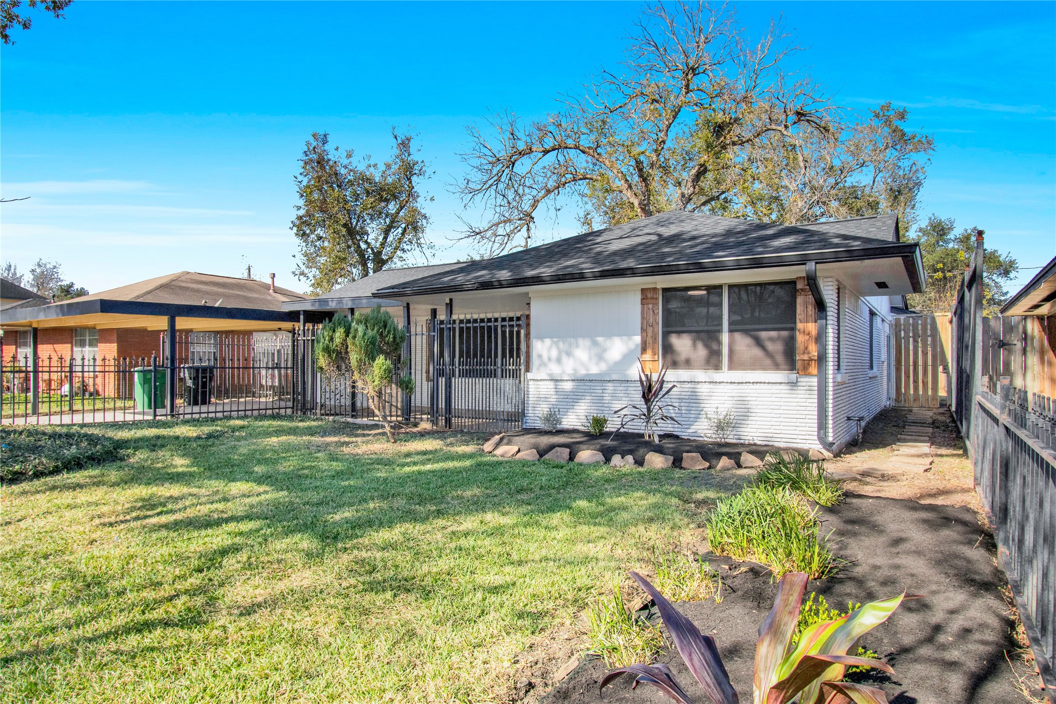 623 Gilpin Street Houston, TX 77034 - Photo 3 of 46