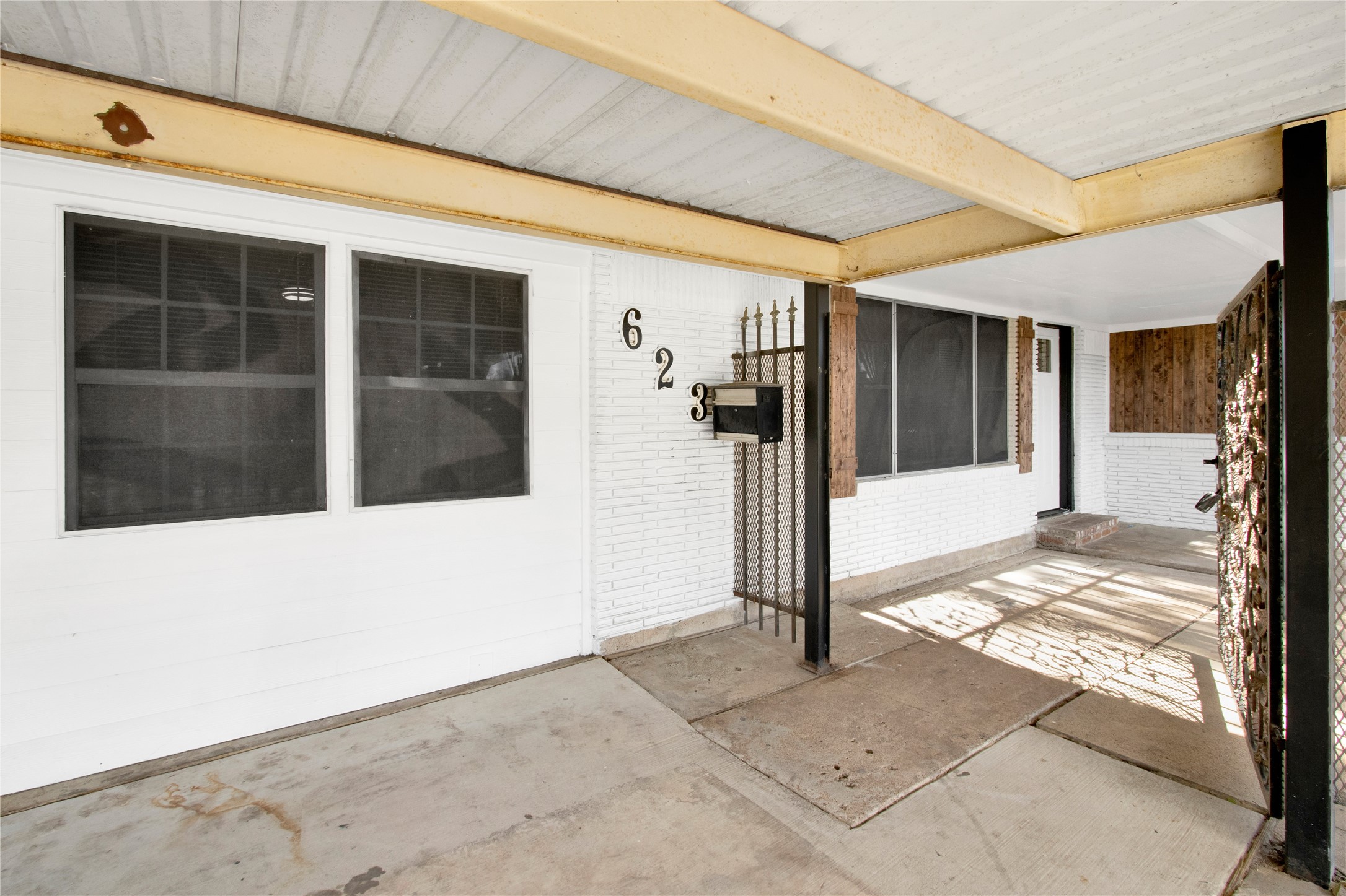 623 Gilpin Street Houston, TX 77034 - Photo 4 of 46