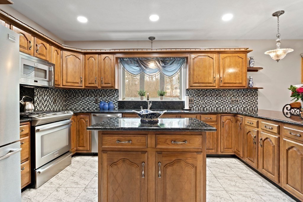 81 Narrows Road Assonet, MA 02702 - Photo 12 of 42 Gallery Image 12