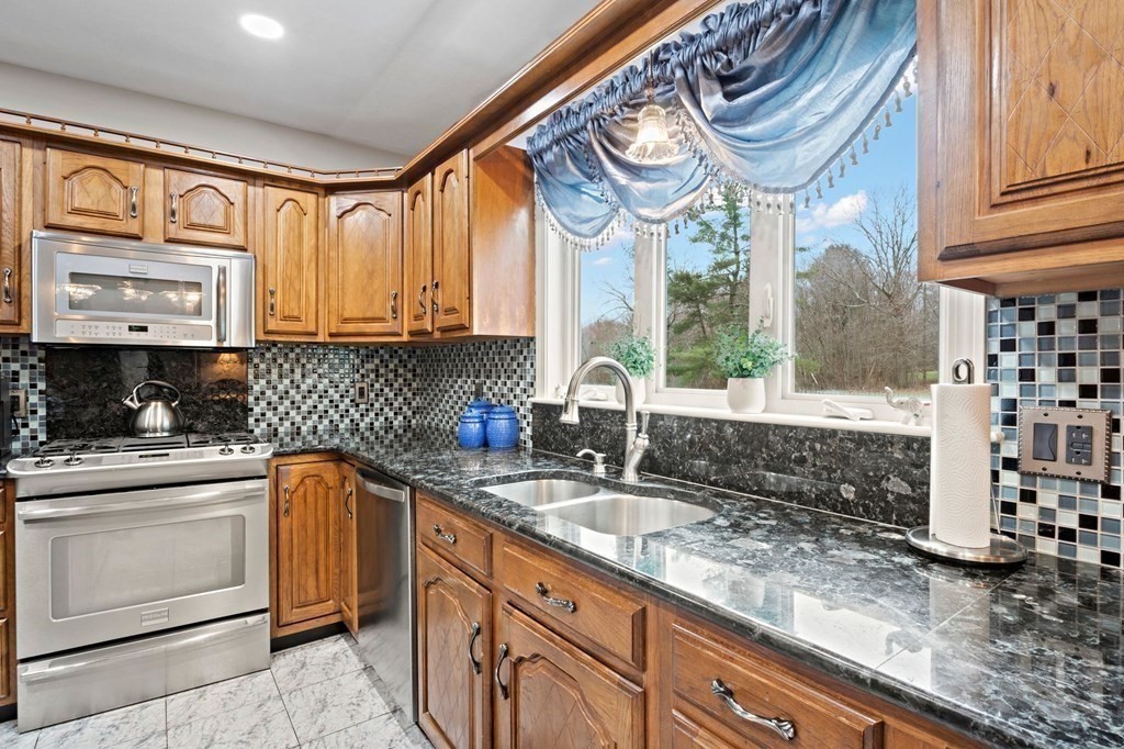 81 Narrows Road Assonet, MA 02702 - Photo 8 of 42 Gallery Image 8