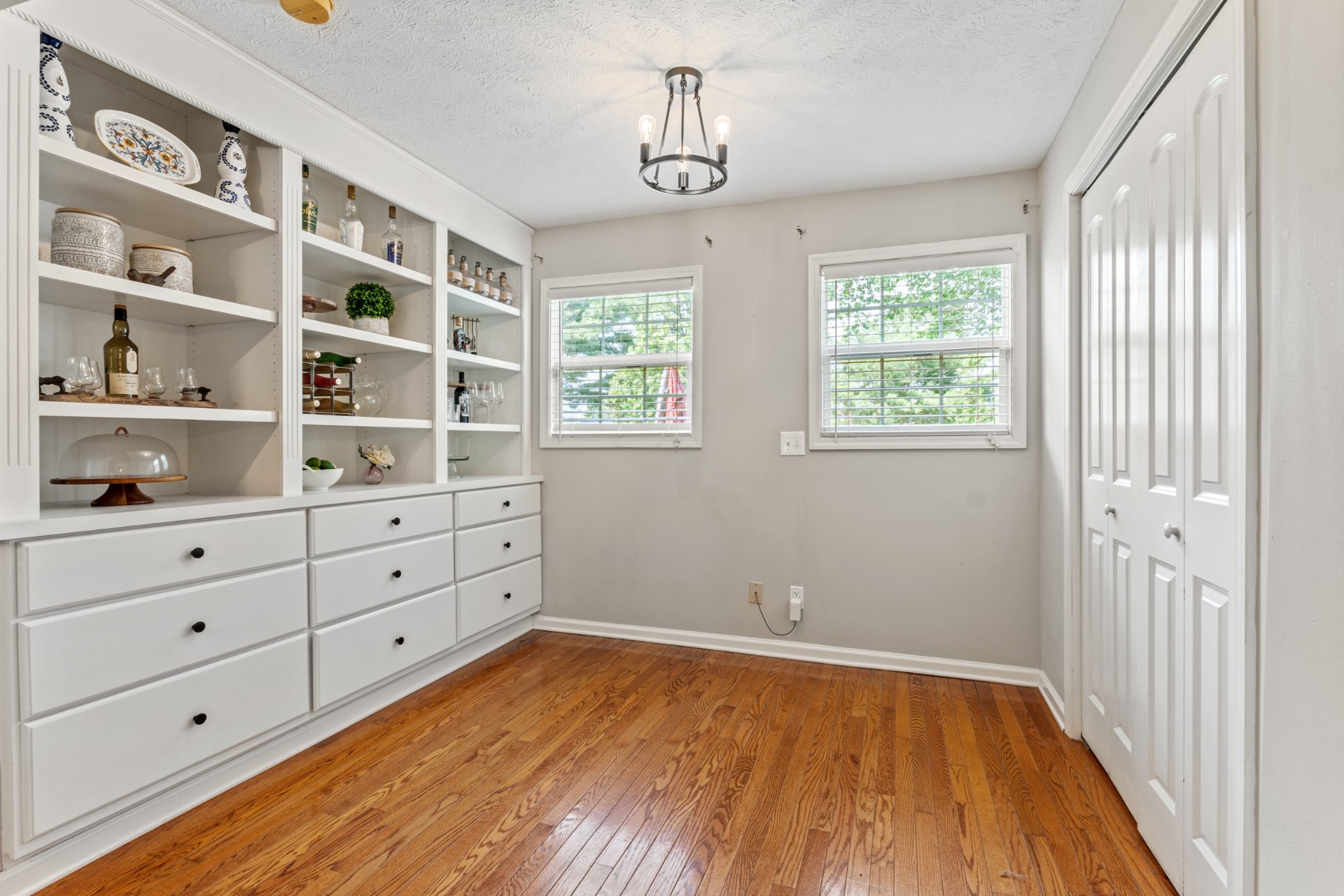 105 South Palmers Chapel Road White House, TN 37188 - Photo 19 of 42 Charming Breakfast nook with custom built ins.