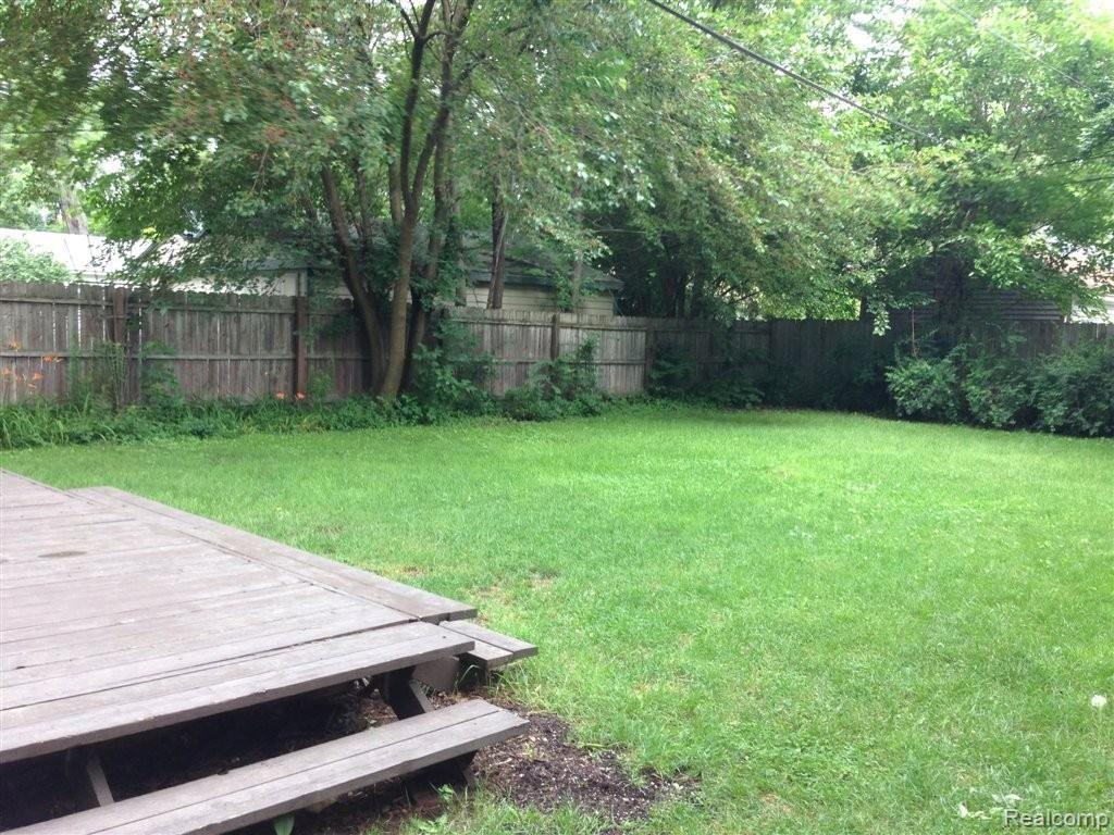 2020 Cambridge Road Berkley, MI 48072 - Photo 16 of 16 2020 cambridge 027.jpg