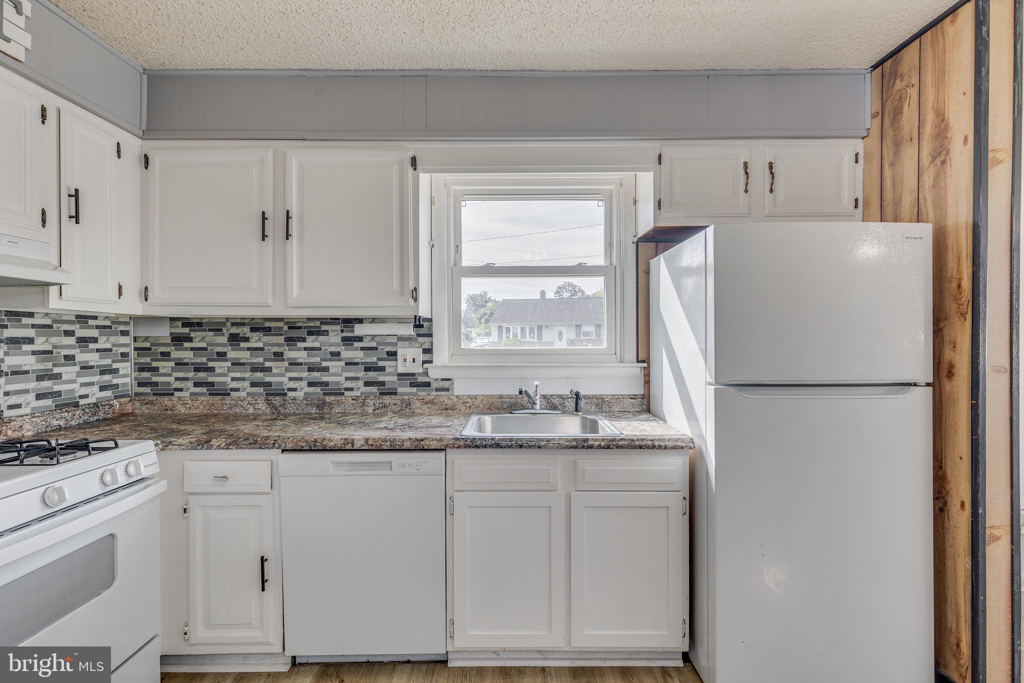 443 Flanders Road Bellmawr, NJ 08031 - Photo 10 of 22 Kitchen