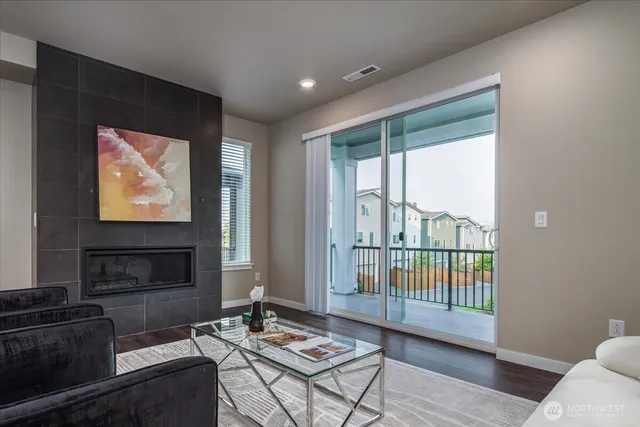 $899,000 | 11821 82nd Avenue South, Seattle, WA 98178