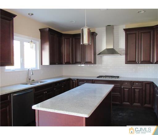 778 New Durham Road Edison, NJ 08817 - Photo 4 of 24 Gallery Image 4