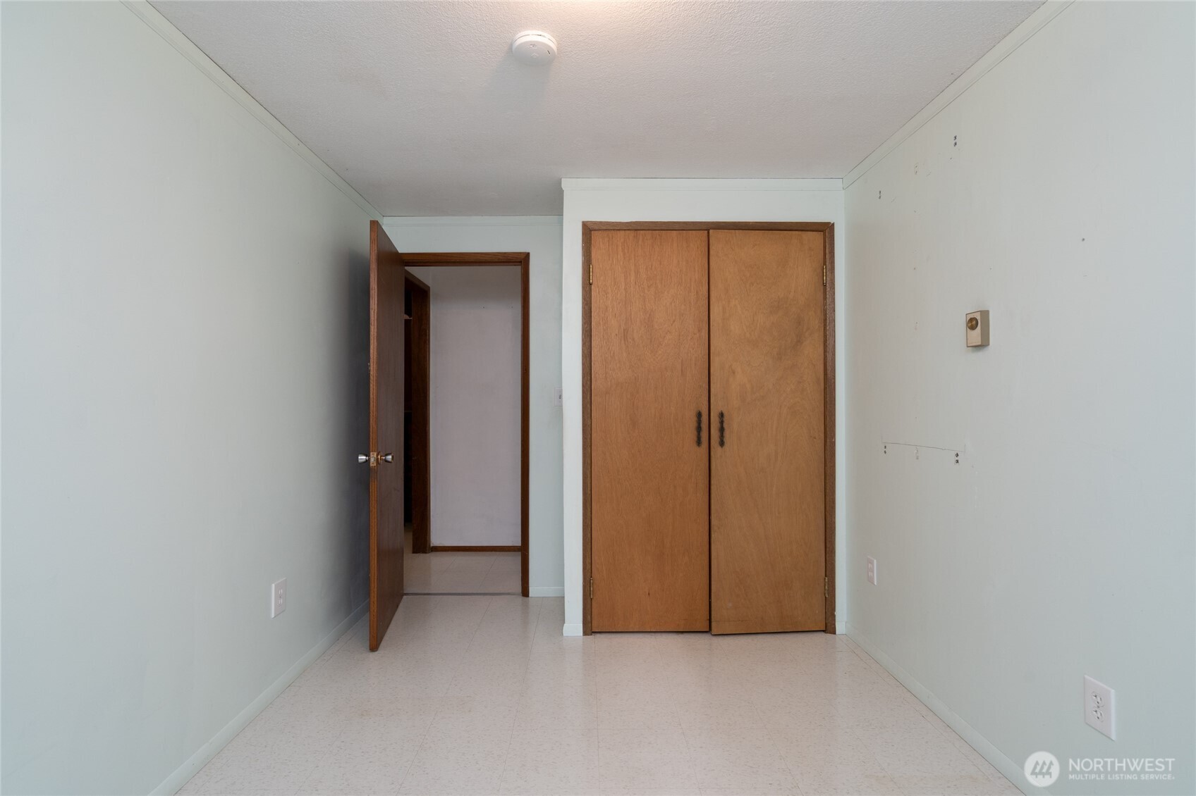 22491 Grip Road Sedro-Woolley, WA 98284 - Photo 14 of 40 an empty room with closet area