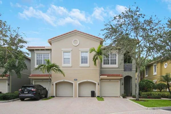 $2,875 | 4921 Bonsai Circle, Unit 201, Palm Beach Gardens, FL 33418