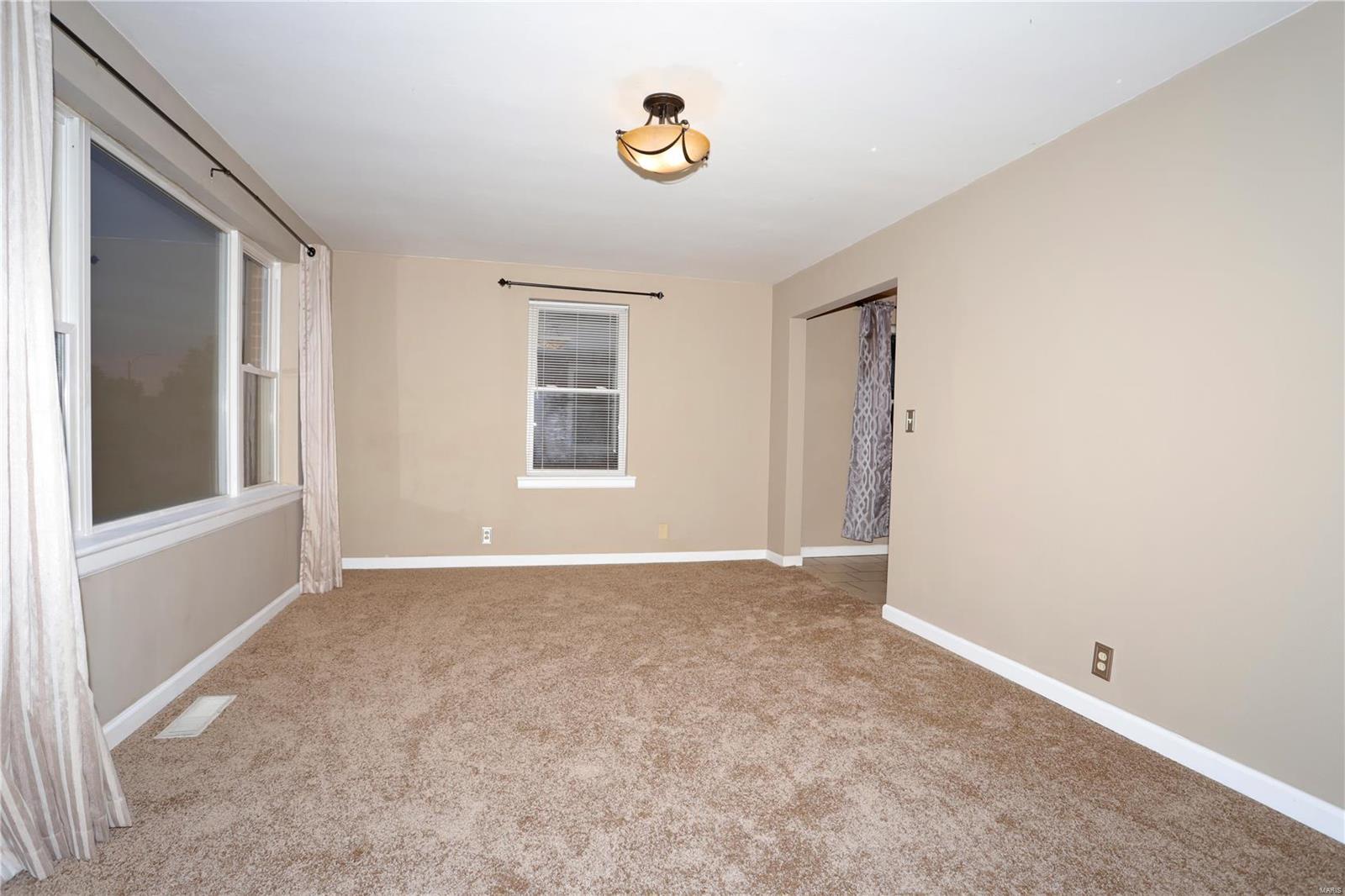 8009 Morgan Ford Road St. Louis, MO 63123 - Photo 4 of 20 Gallery Image 4