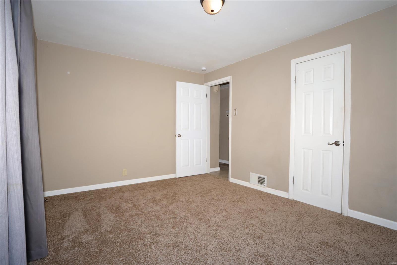 8009 Morgan Ford Road St. Louis, MO 63123 - Photo 5 of 20 Gallery Image 5