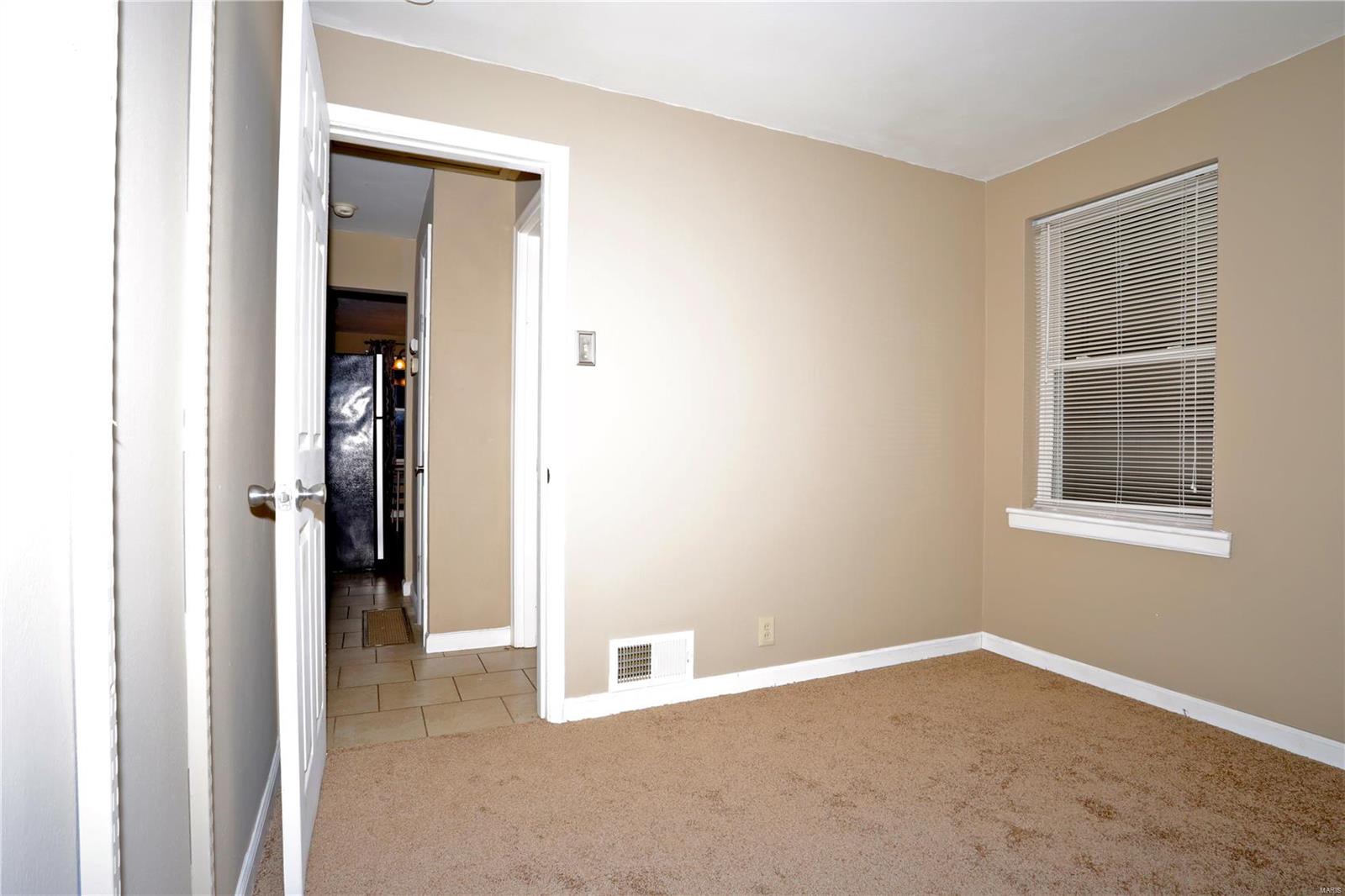 8009 Morgan Ford Road St. Louis, MO 63123 - Photo 7 of 20 Gallery Image 7