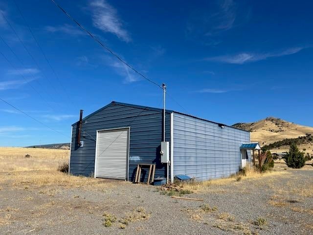 6719 Ager Beswick Road Montague, CA 96064 - Photo 2 of 20 Gallery Image 2