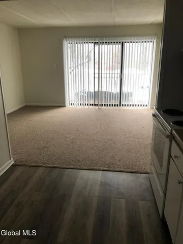 $1,276 | 19-21 Wells Street, Unit 305, Saratoga Springs, NY 12866