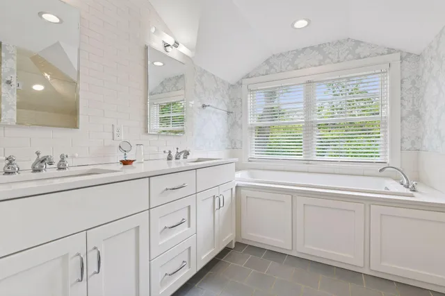 $2,299,000 | 20390 Linwood Road, Deephaven, MN 55331