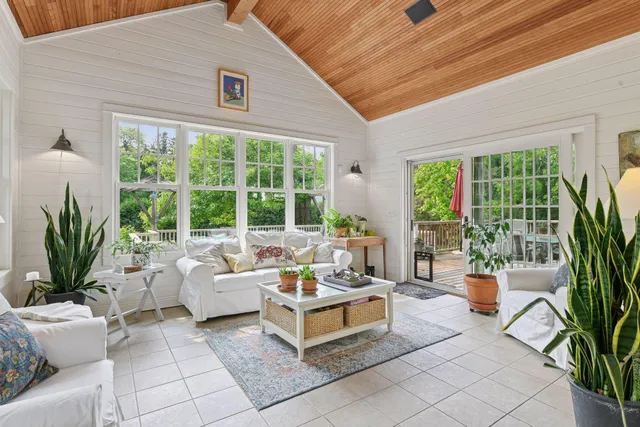 $2,299,000 | 20390 Linwood Road, Deephaven, MN 55331