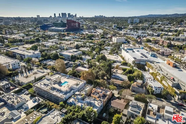 $9,500 | 900 North W Knoll Drive, Unit 3, West Hollywood, CA 90069