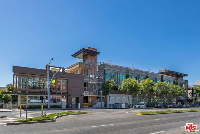 $9,500 | 900 North W Knoll Drive, Unit 3, West Hollywood, CA 90069