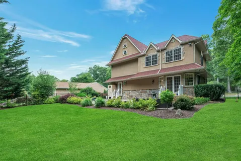 $1,595,000 | 2015 Kenneys Road, Southold, NY 11971