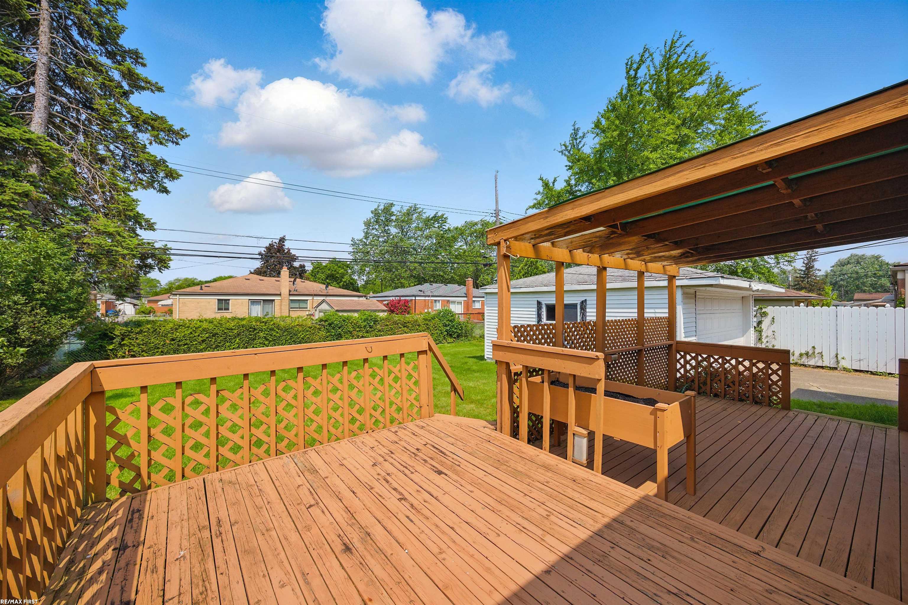 31565 Hayes Road Warren, MI 48088 - Photo 30 of 32 50177254-d631335f-707f-41d1-a74e-2f384b6aafed.JPG