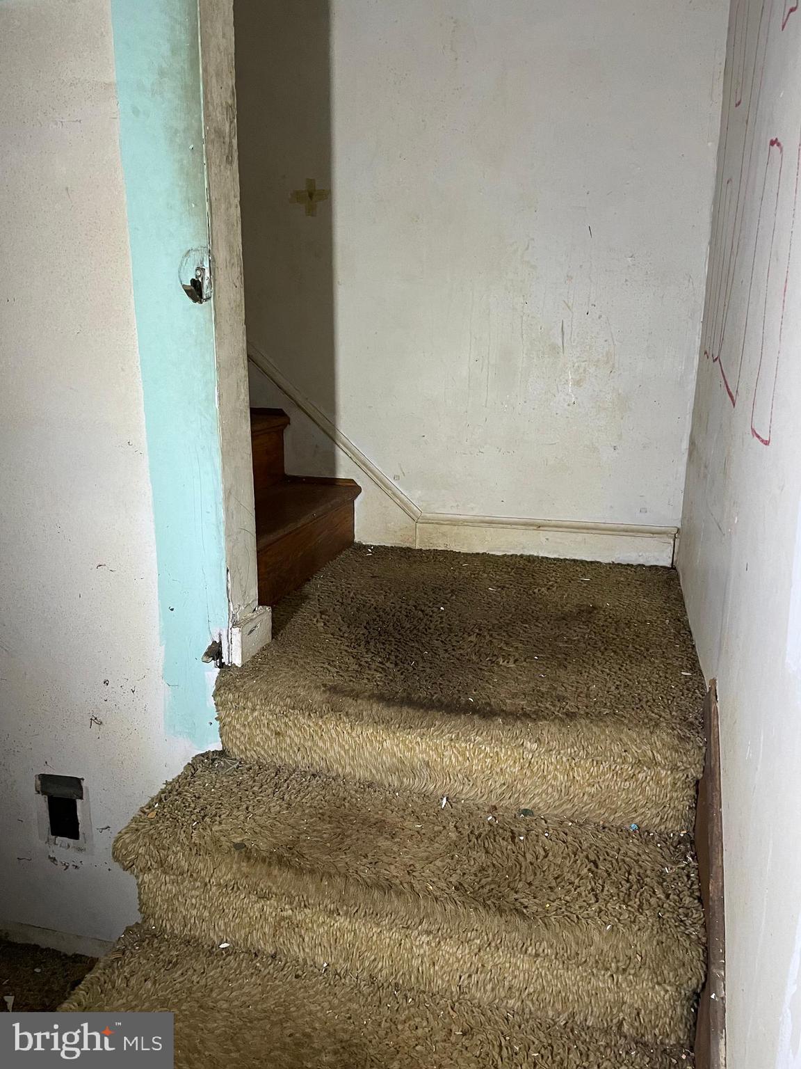 5904 Riverside Drive Riverdale, MD 20737 - Photo 25 of 36 Stairs