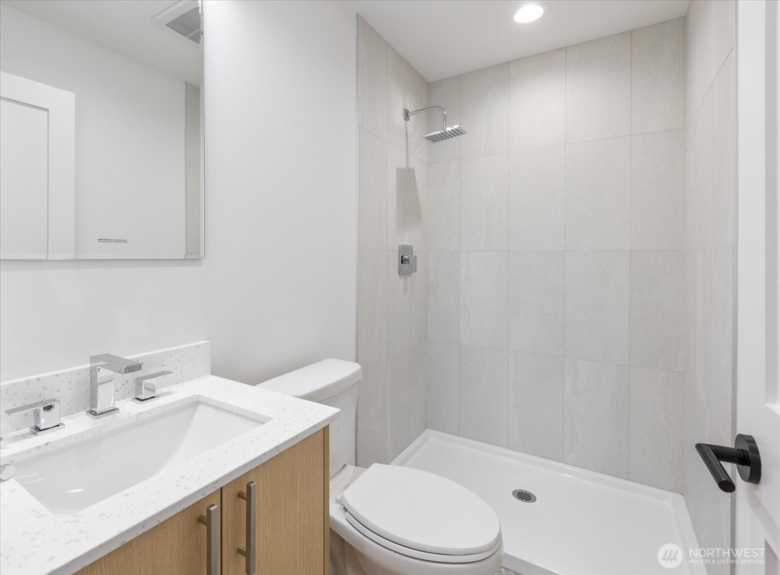 10738 Interlake Avenue North Seattle, WA 98133 - Photo 21 of 27