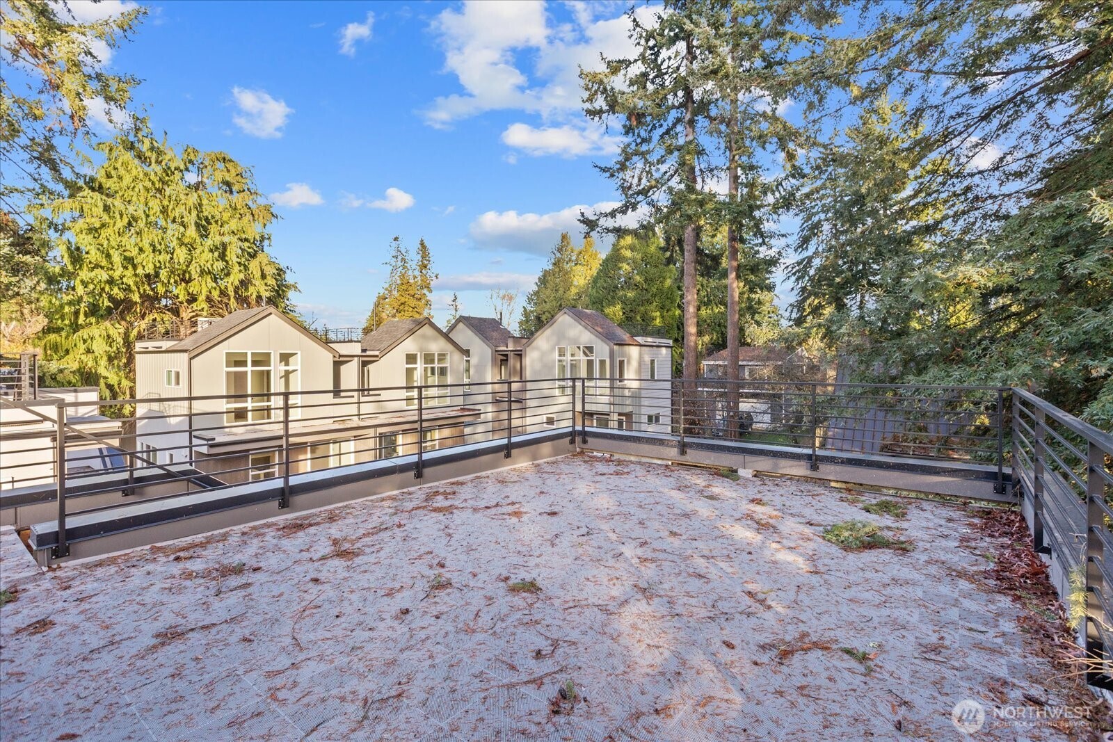 10738 Interlake Avenue North Seattle, WA 98133 - Photo 23 of 27