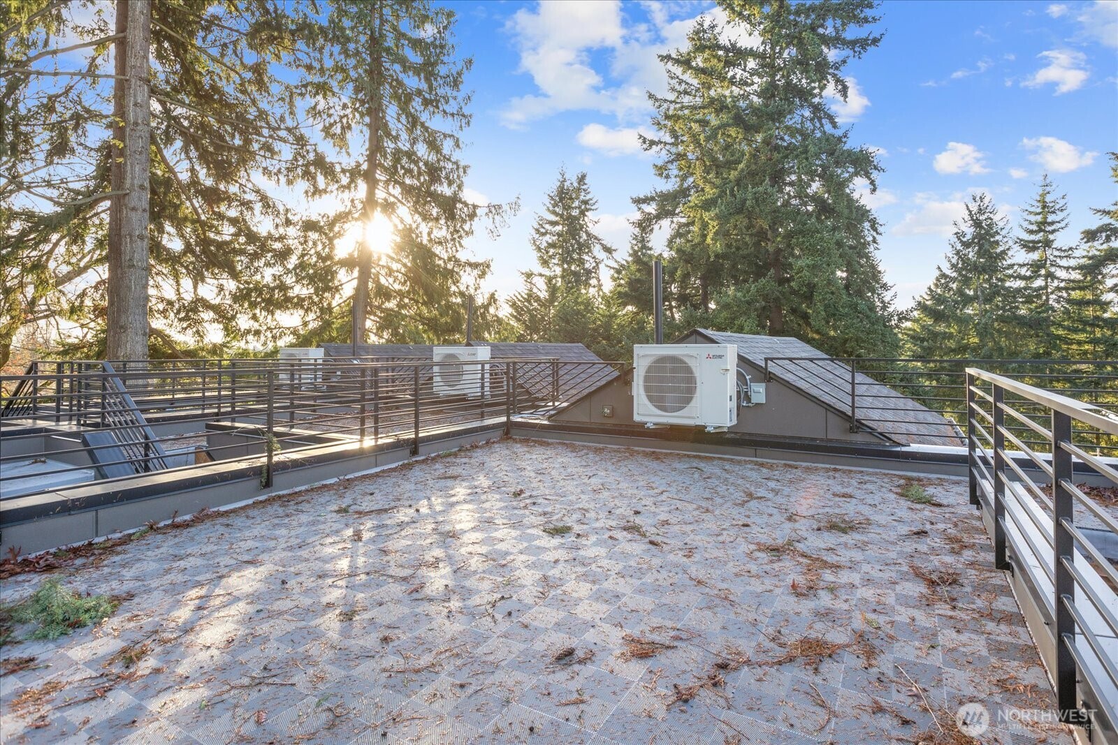 10738 Interlake Avenue North Seattle, WA 98133 - Photo 25 of 27