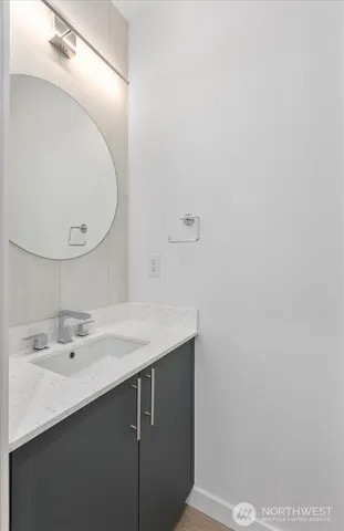 $879,950 | 10738 Interlake Avenue North, Seattle, WA 98133