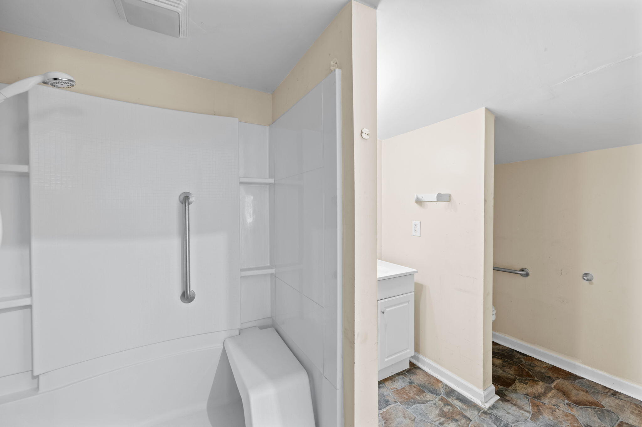 5642 Tucker Road Ooltewah, TN 37363 - Photo 25 of 52 mother in law suite bathroom